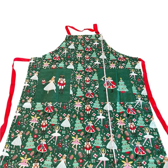 Ulster Weavers Festive Green Holiday Apron with Red Accents - Picture 7 of 12